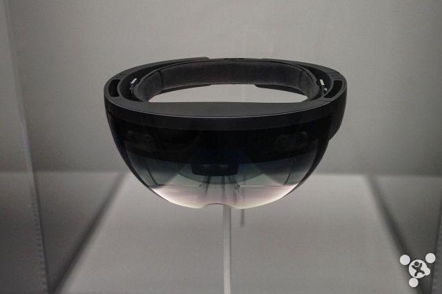 微软全息眼镜Hololens开发者版发货 售19000元